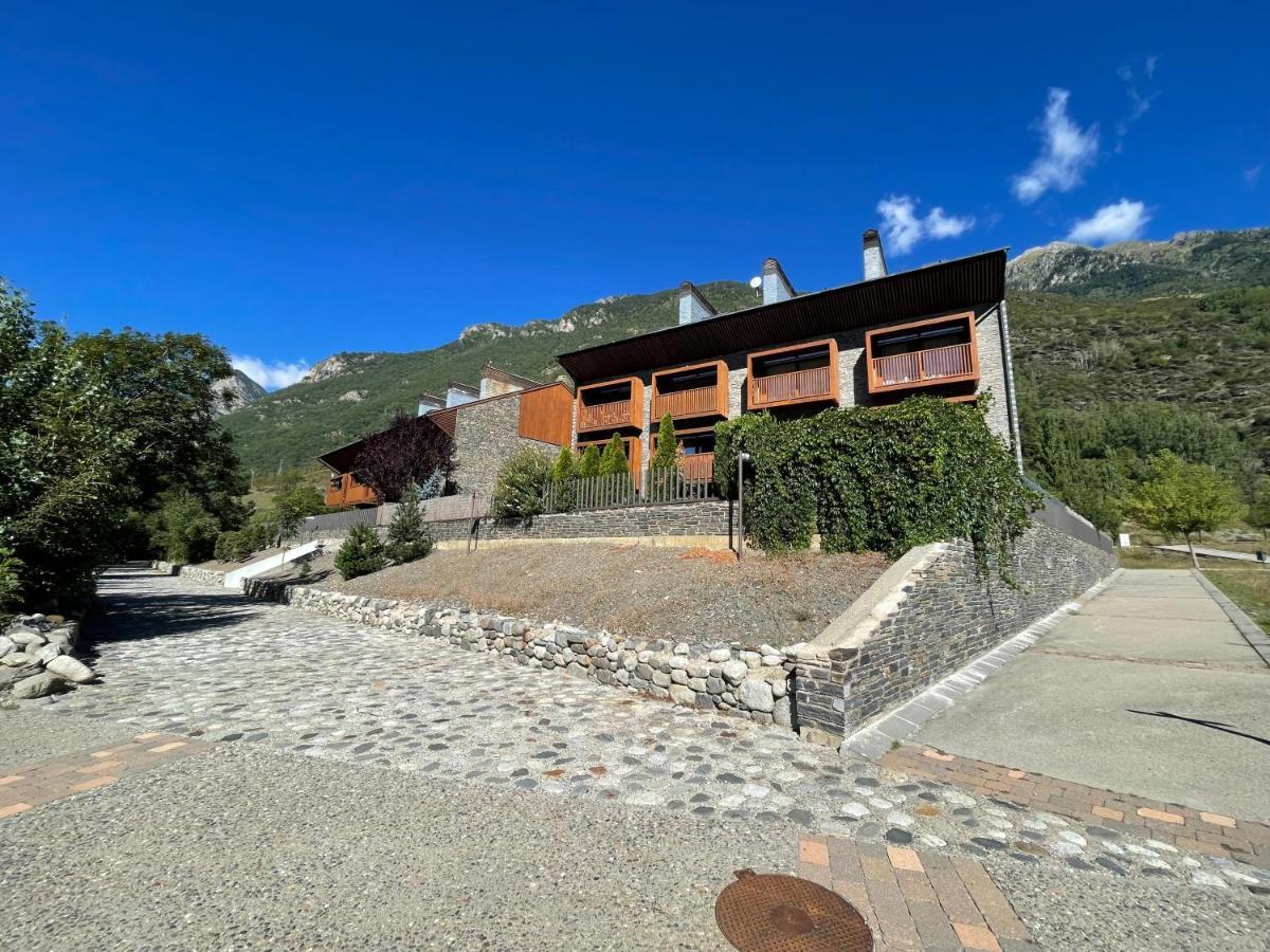 B49 - Bajo Con Jardin Peguera - Villmor Appartement Benasque Buitenkant foto