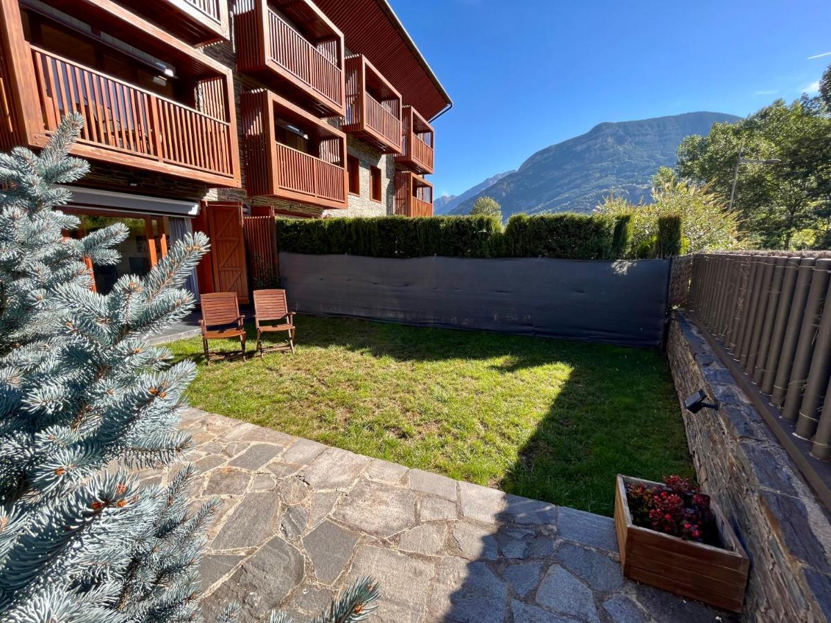 B49 - Bajo Con Jardin Peguera - Villmor Appartement Benasque Buitenkant foto