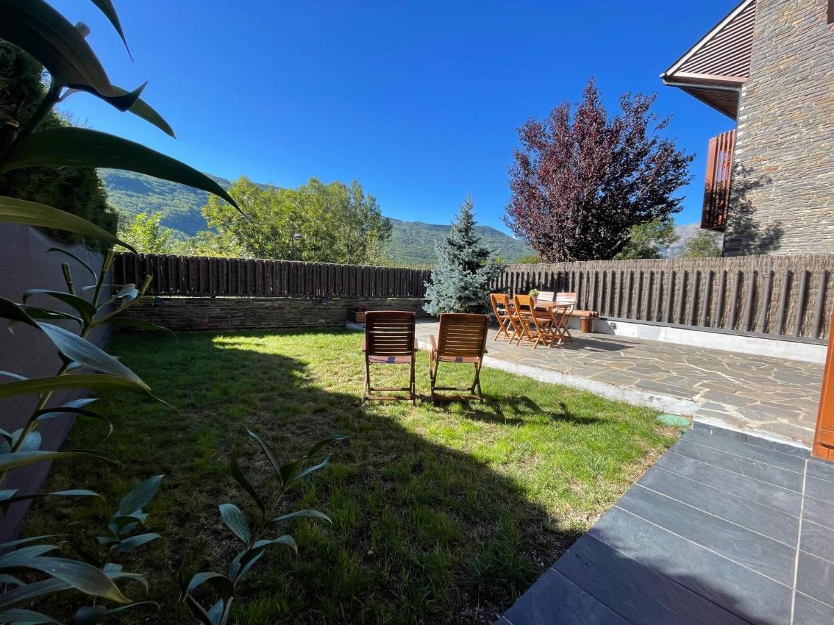 B49 - Bajo Con Jardin Peguera - Villmor Appartement Benasque Buitenkant foto