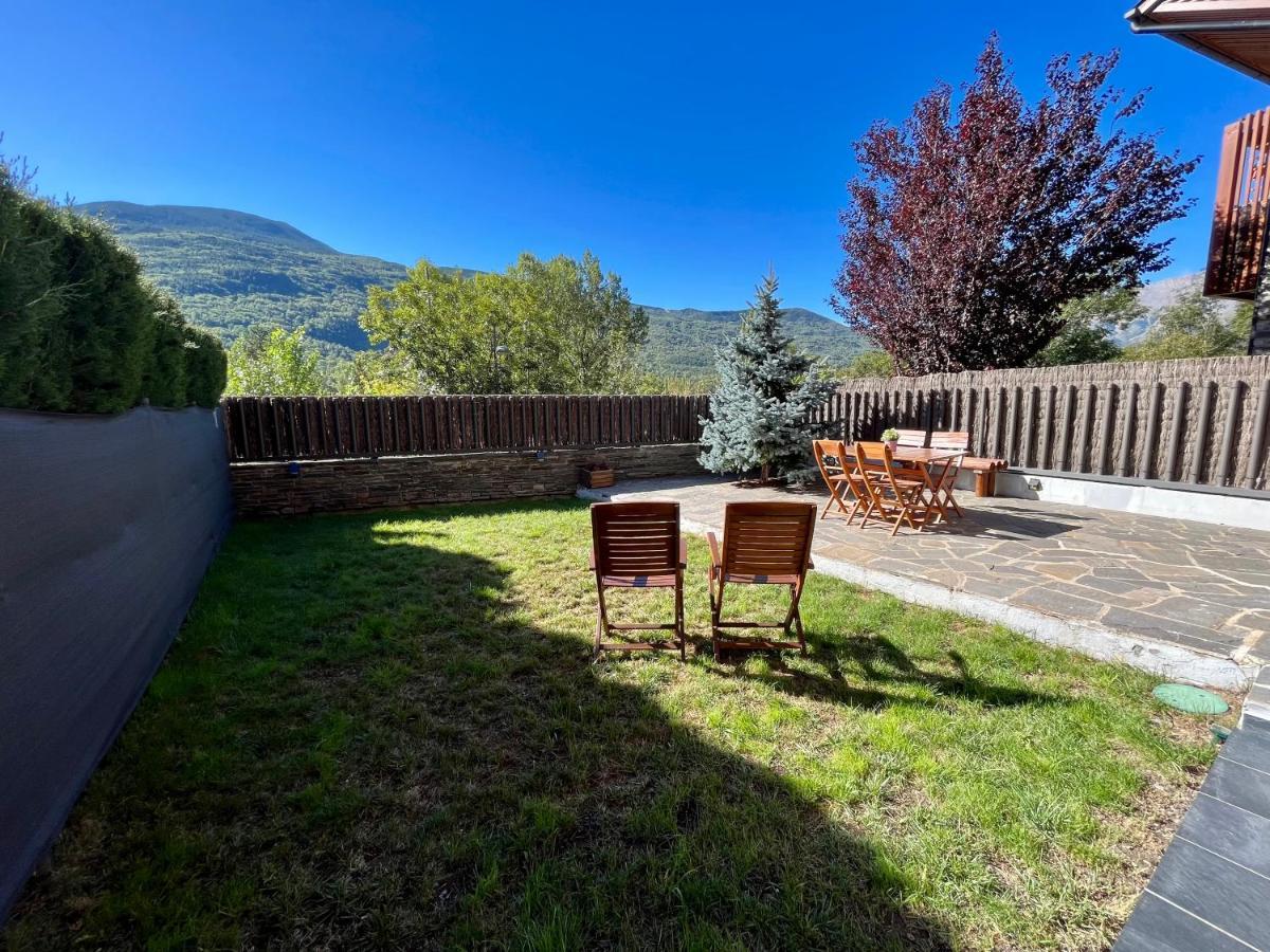 B49 - Bajo Con Jardin Peguera - Villmor Appartement Benasque Buitenkant foto