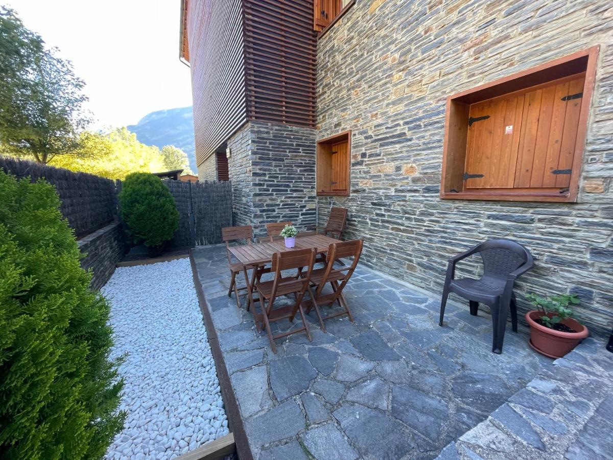 B49 - Bajo Con Jardin Peguera - Villmor Appartement Benasque Buitenkant foto